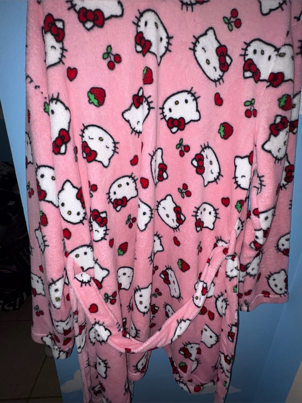 NEW - Sanrio Hello Kitty Polyester Pink Robe - Picture 6 of 7